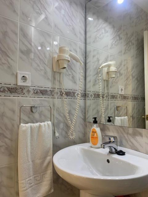 Edif Casablanca Apartment เนร์คา ภายนอก รูปภาพ